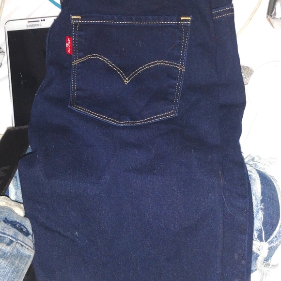 Levi's pants - Picture 1 of 2